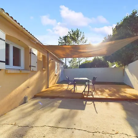 Semesterbostad Maison Au Calme Pour 4 Avec Jardin