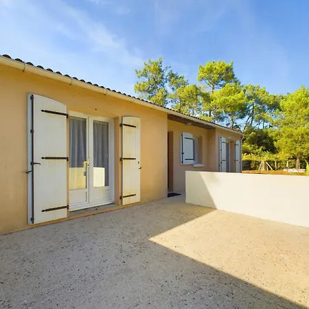 Prázdninový dům Maison Avec Jardin, Terrasse & Petanque - 6 Pers *